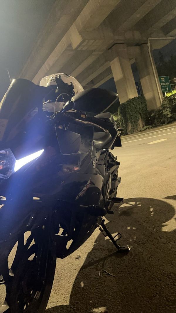 豪爵铃木 GSX250R