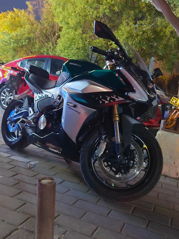 贝纳利 龙卷风 Tornado 552R