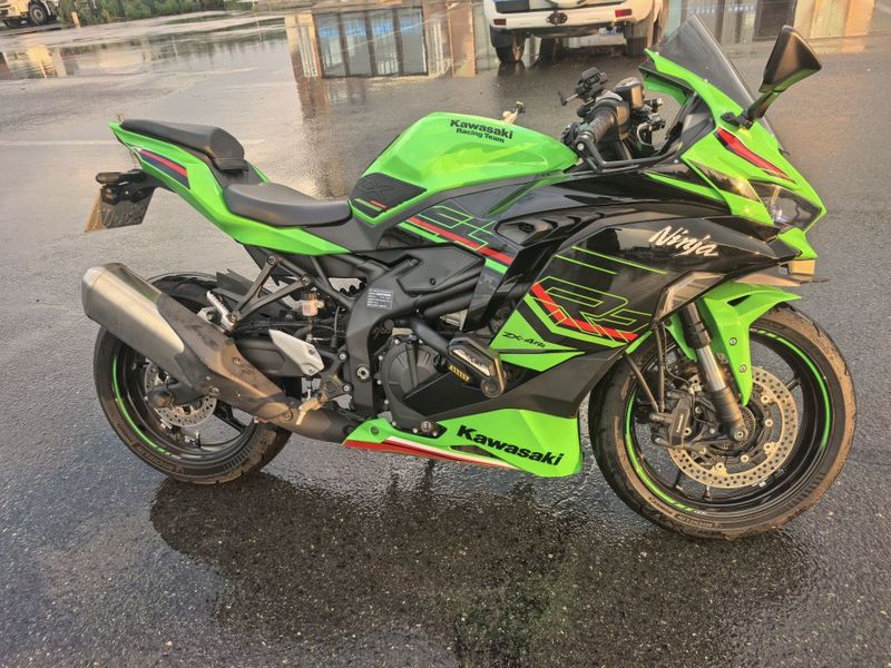 川崎 ZX-4R
