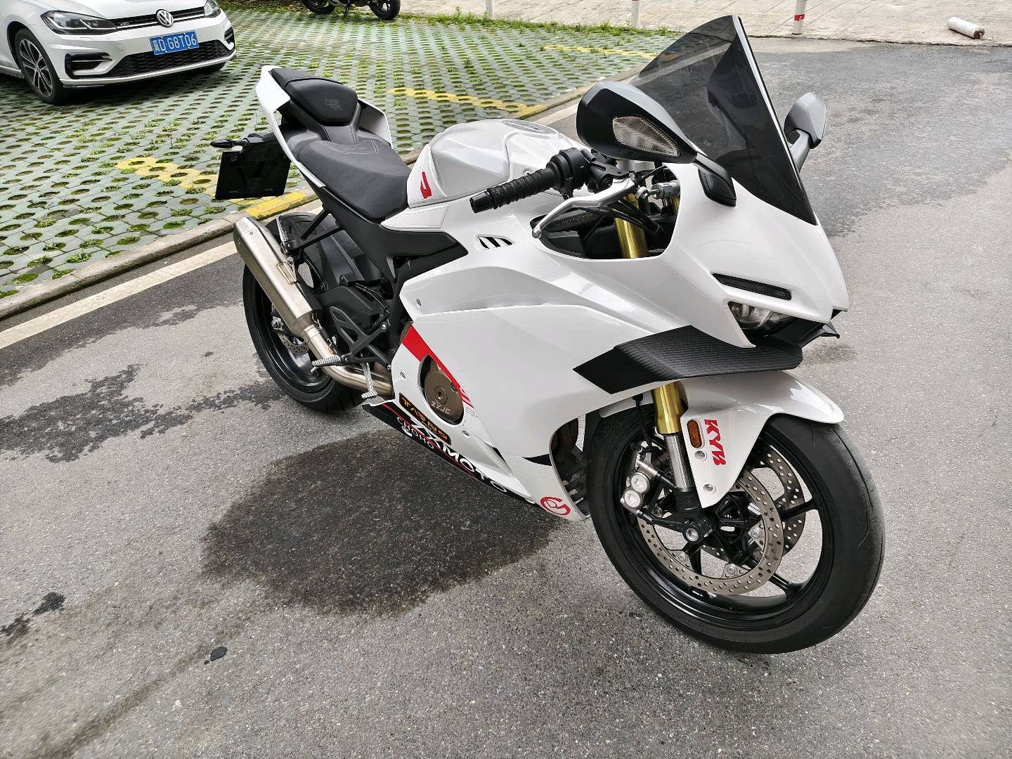 张雪机车 500RR