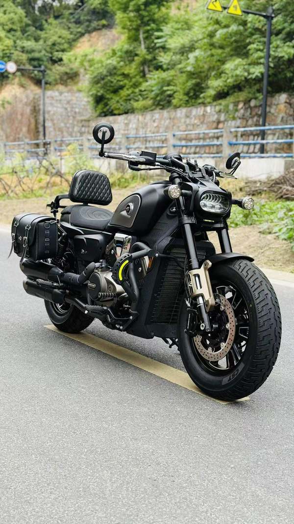 QJMOTOR 闪600