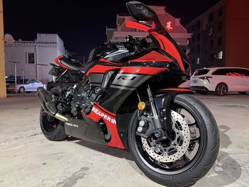 雅马哈 YZF-R1