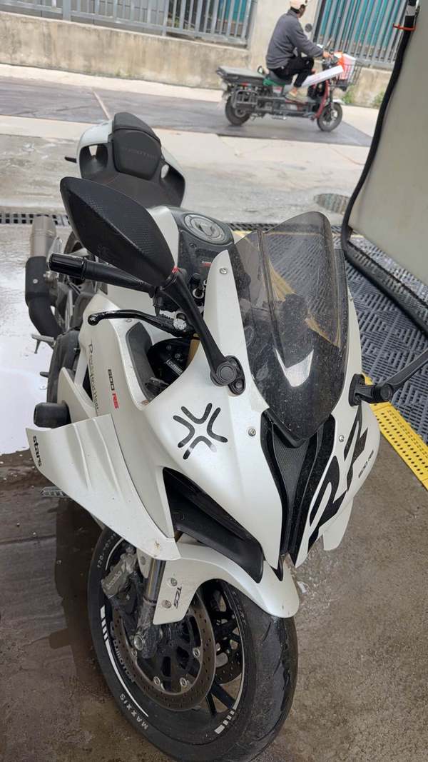 QJMOTOR 赛600