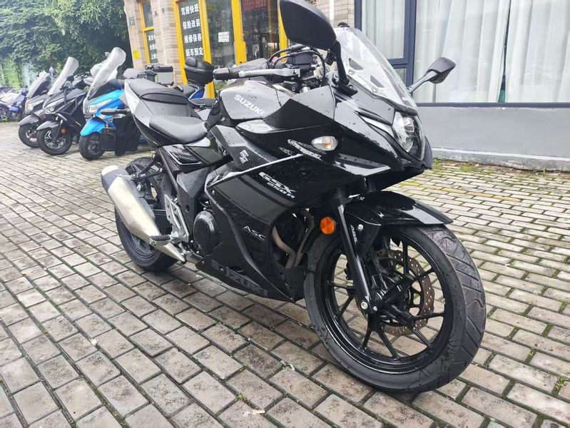 豪爵铃木 GSX250R