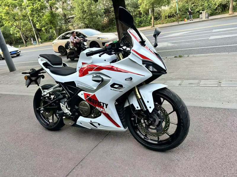 QJMOTOR 赛250