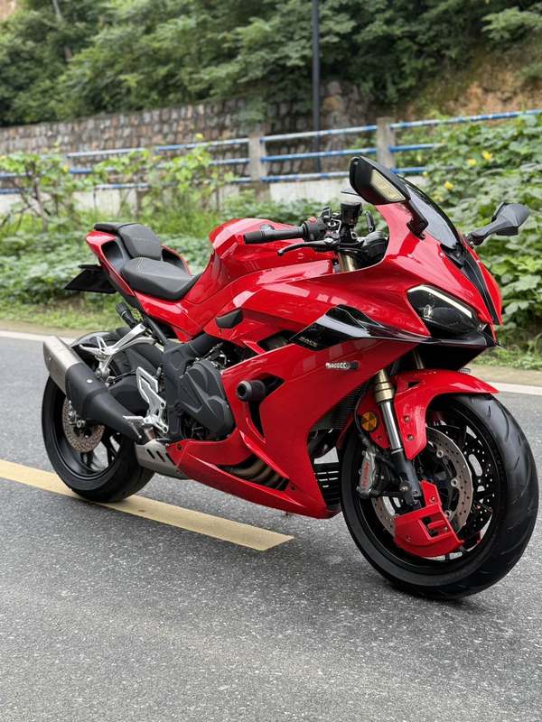 QJMOTOR 赛600
