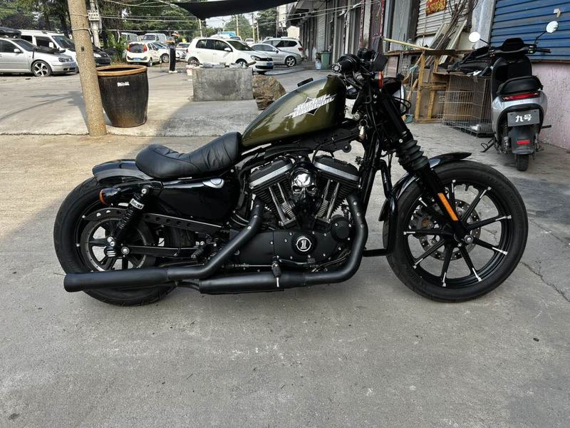 哈雷戴维森 Iron883 硬汉