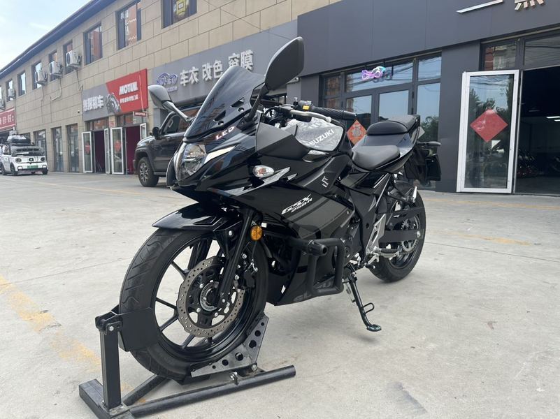 豪爵铃木 GSX250R