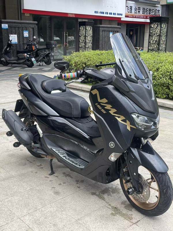 雅马哈 NMAX