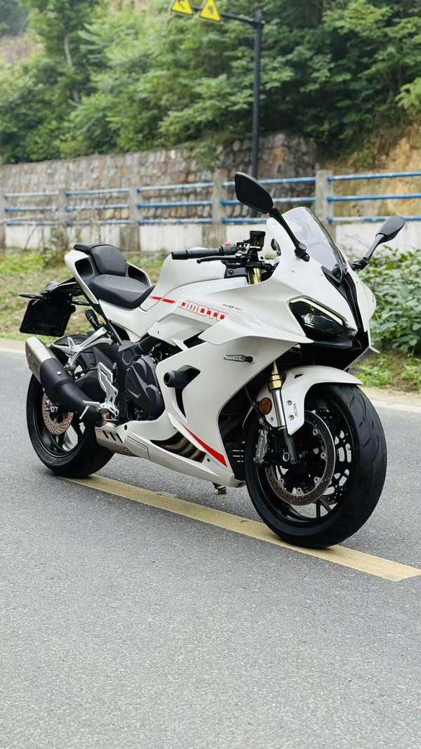 QJMOTOR 赛600