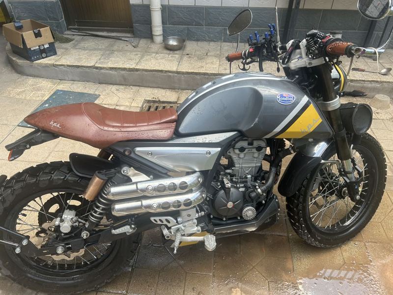 宗申阿普利亚 CR 150