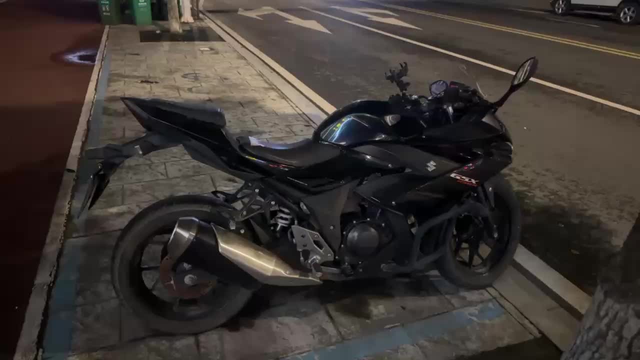 豪爵铃木 GSX250R