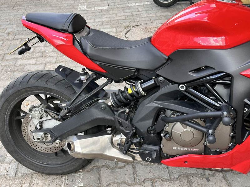 QJMOTOR 赛600