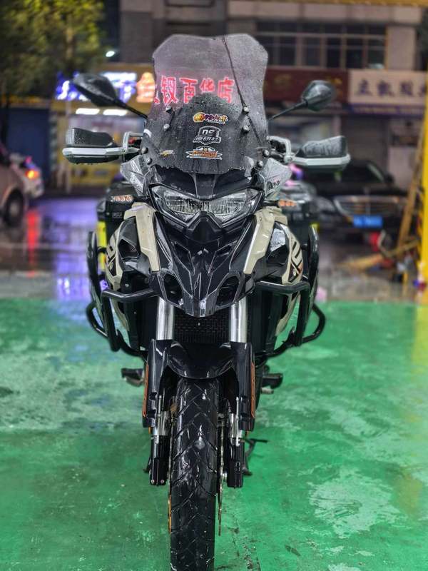 贝纳利 TRK552