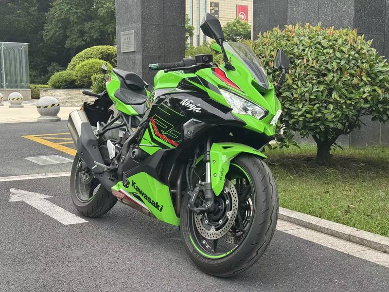 川崎 ZX-4R