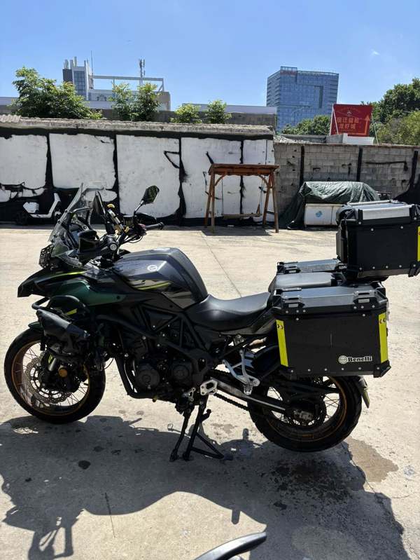 贝纳利 金鹏 TRK502