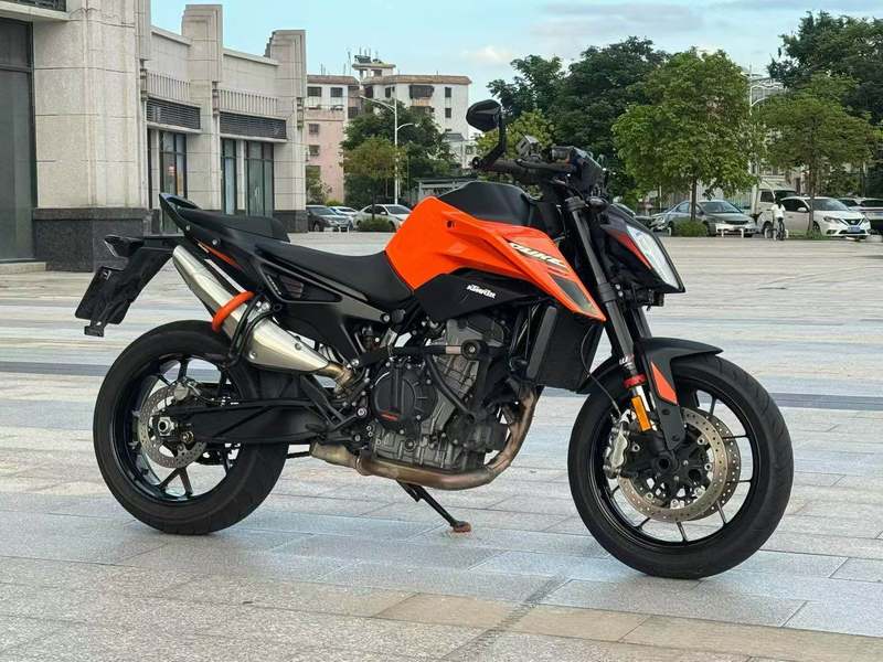 KTMR2R 790 Duke