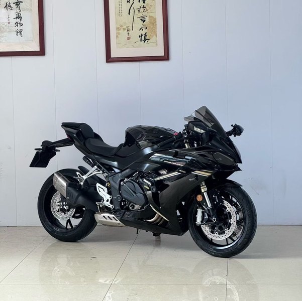 QJMOTOR 赛800