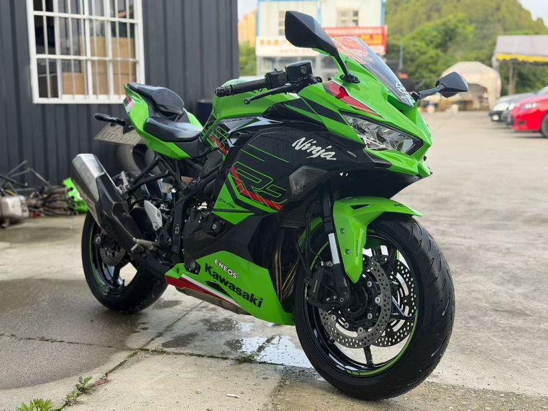 川崎 ZX-4R