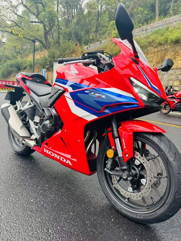 本田WING CBR400R