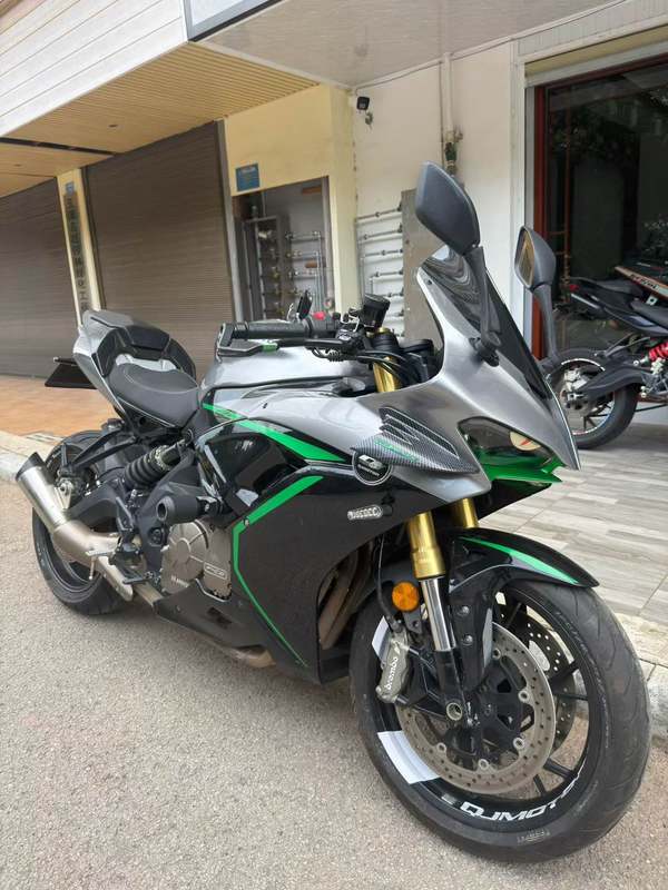 QJMOTOR 赛600