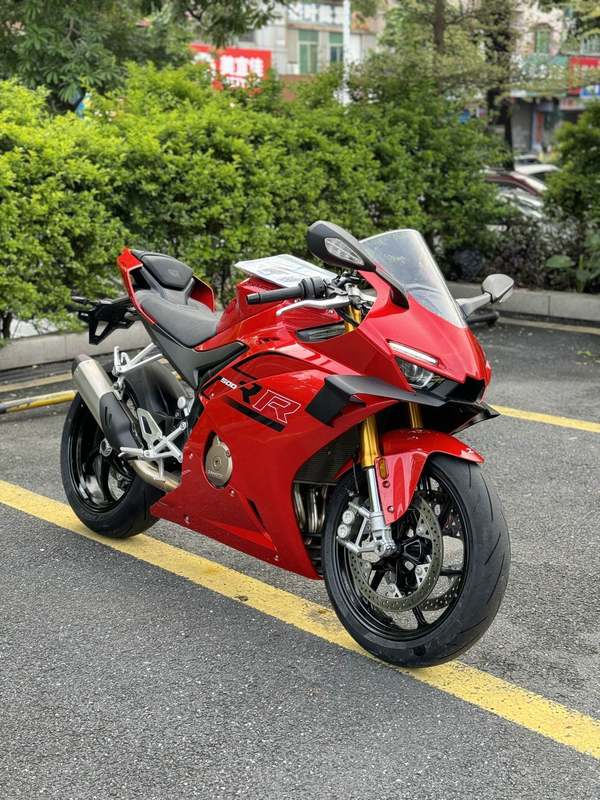 张雪机车 500RR