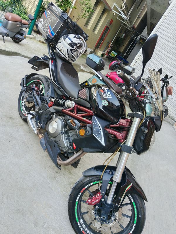 贝纳利 蓝宝龙 BN302S