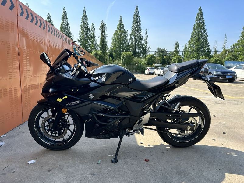 豪爵铃木 GSX250R