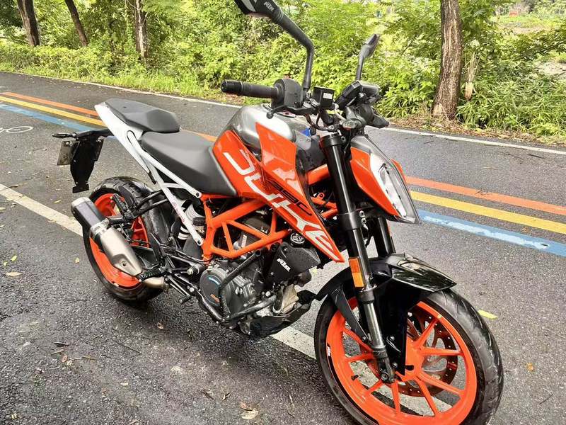 KTMR2R 390 Duke