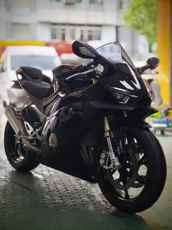 张雪机车 500RR
