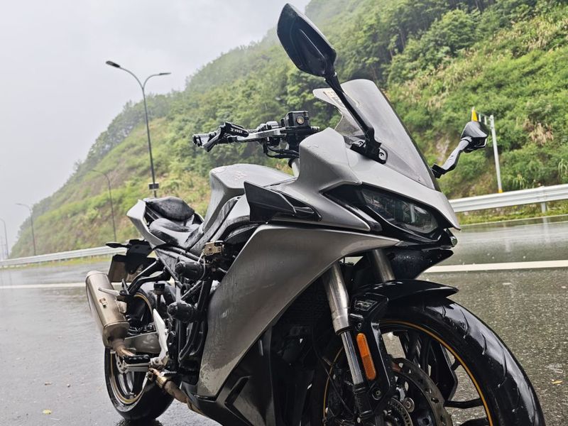 无极 250RR