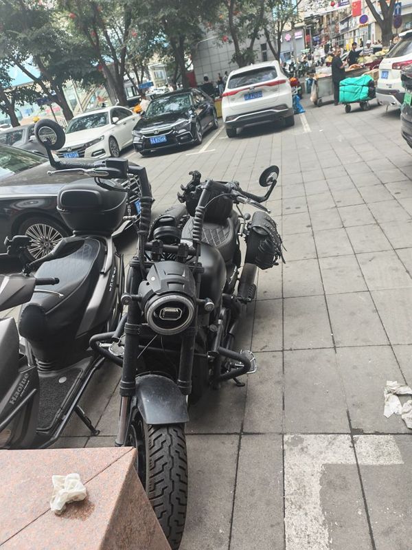 QJMOTOR 闪600