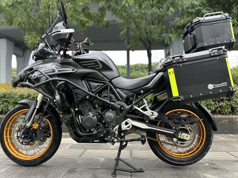 贝纳利 TRK552