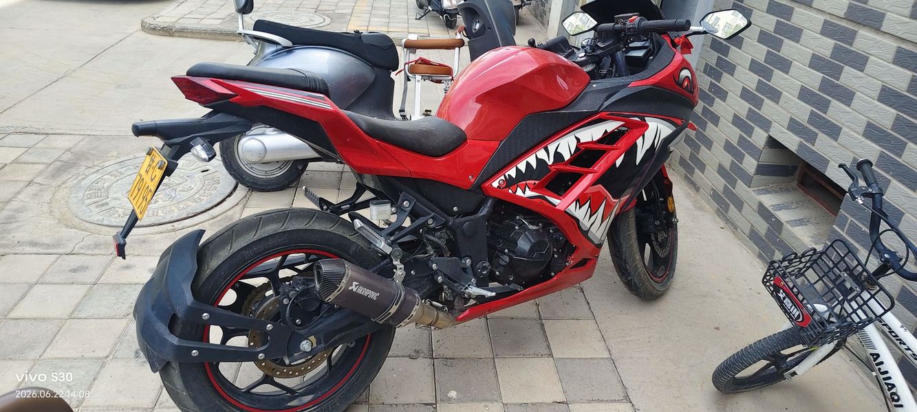 大力神 F8