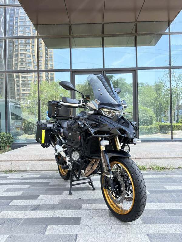 贝纳利 TRK552
