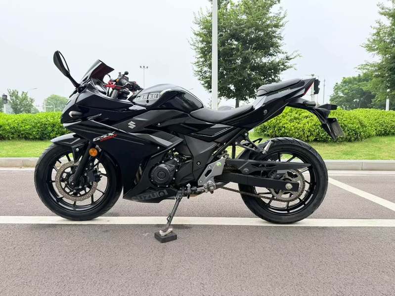 豪爵铃木 GSX250R