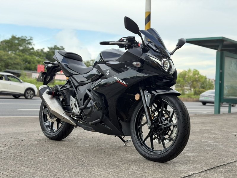豪爵铃木 GSX250R