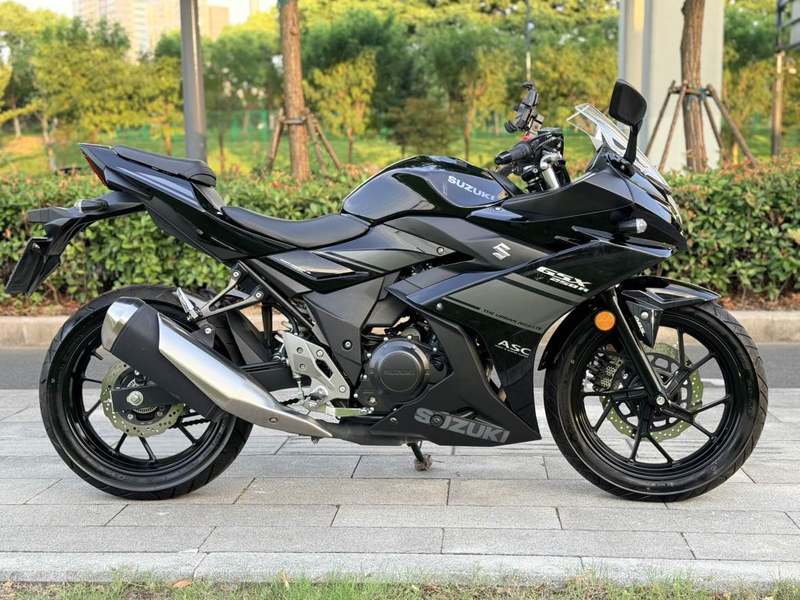 豪爵铃木 GSX250R