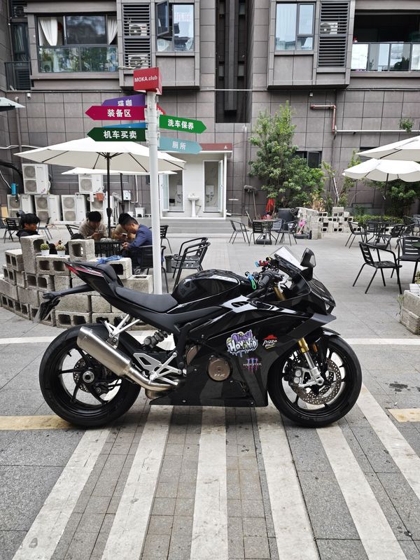 张雪机车 500RR