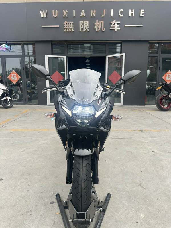 豪爵铃木 GSX250R