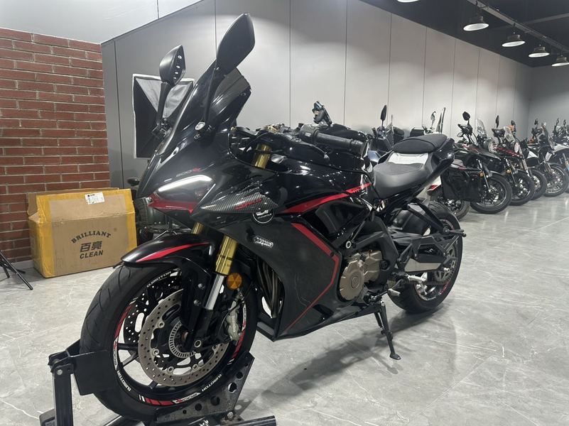QJMOTOR 赛600