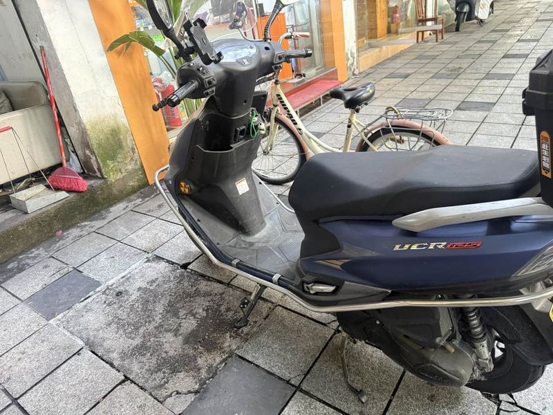 豪爵 UCR125