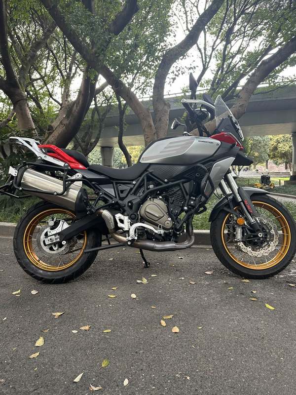 QJMOTOR 骁700