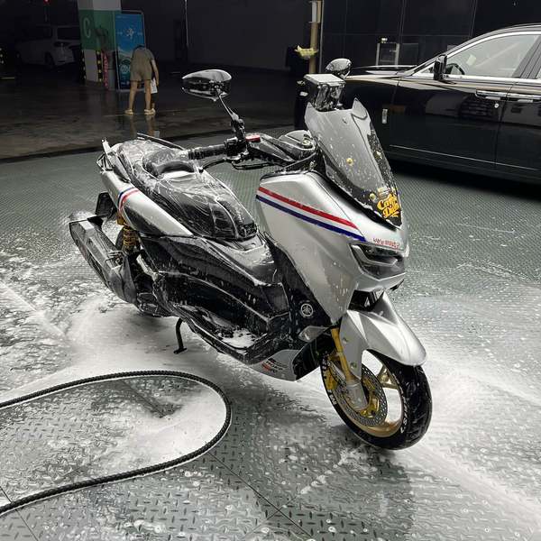 雅马哈 NMAX
