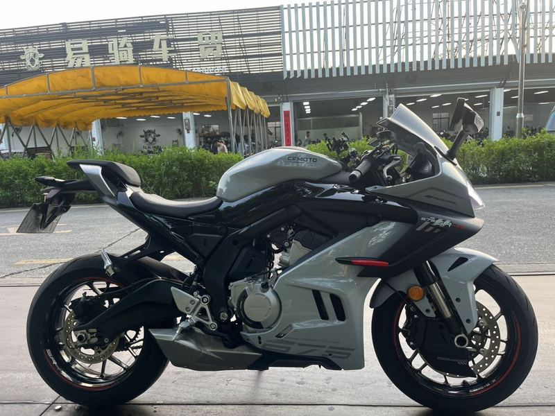 春风 675SR
