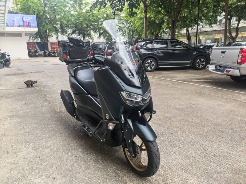 雅马哈 NMAX