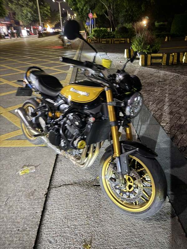 川崎 Z900RS