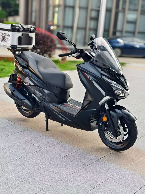 QJMOTOR 鸿250