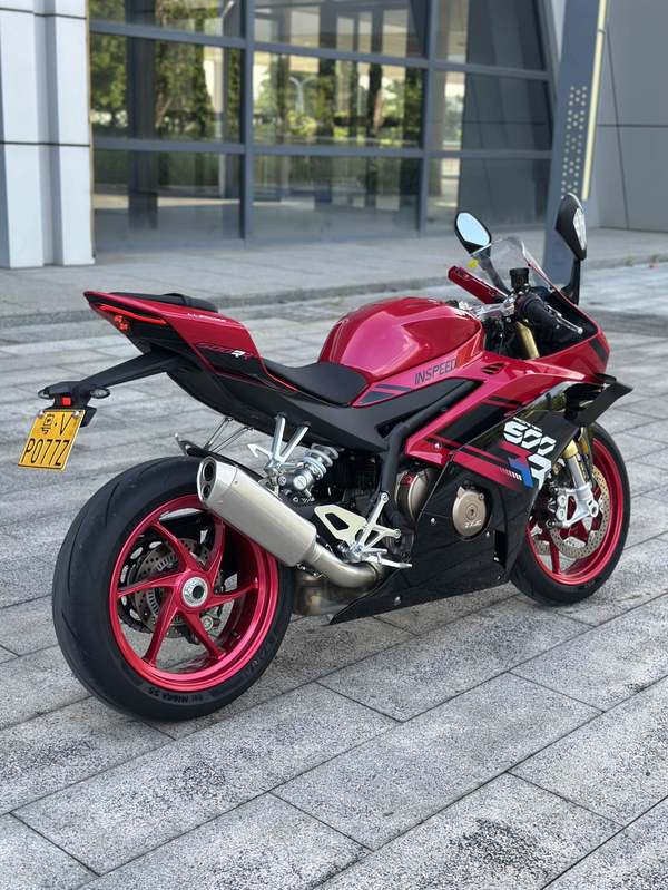 张雪机车 500RR