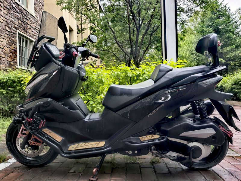无极 SR250GT